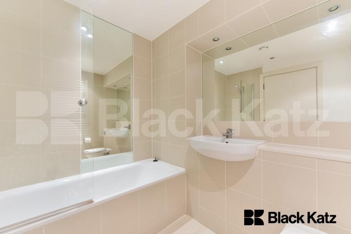 Private Development with balcony & 24 hour concierge  South Central Steedman Street, Elephant and Castle